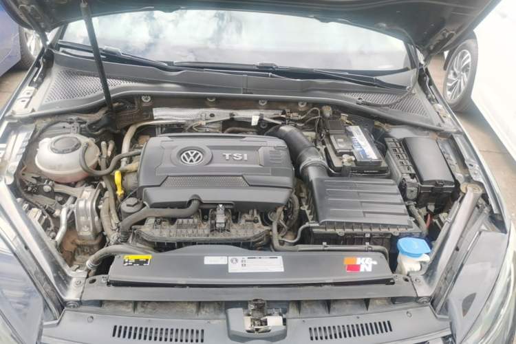 Used Volkswagen Golf 2019 1.8TSI Travel Edition Engine Bay