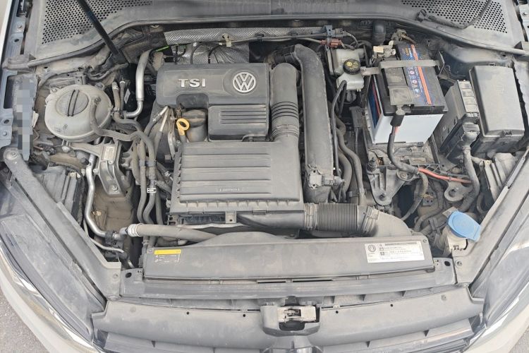 Used Volkswagen Golf 2019 280TSI DSG R-Line Model China V Standard Engine Bay