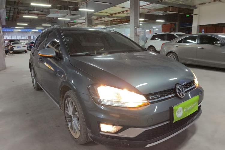 Used Volkswagen Golf 2019 1.8TSI Travel Edition Exterior 1