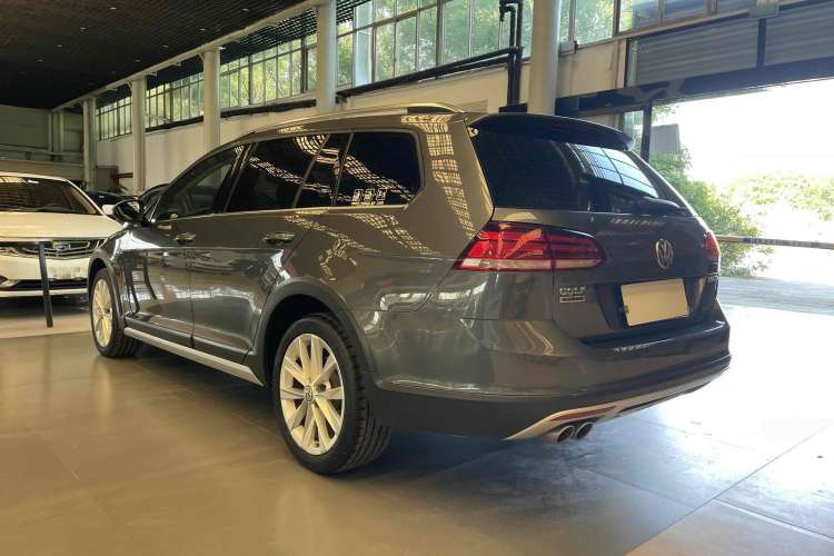 Used Volkswagen Golf 2019 1.8TSI Travel Edition Exterior 2