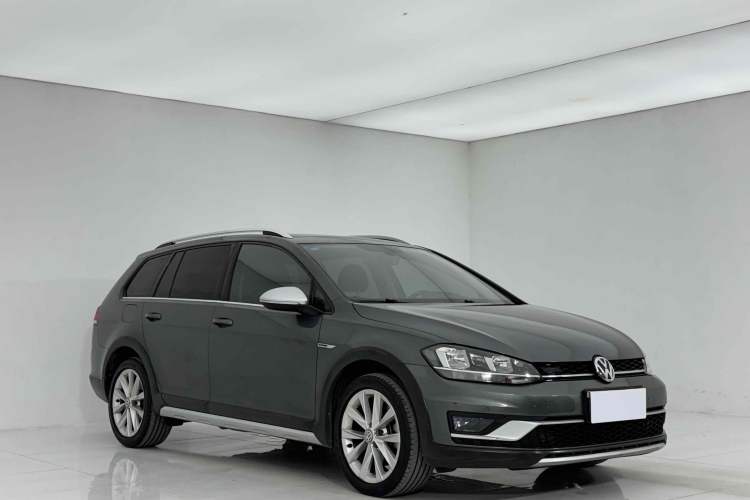 Used Volkswagen Golf 2019 1.8TSI Travel Edition Exterior 2