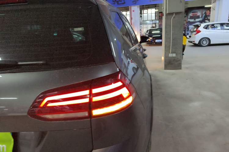 Used Volkswagen Golf 2019 1.8TSI Travel Edition Exterior 3