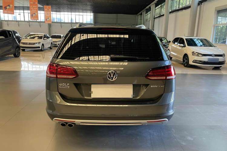 Used Volkswagen Golf 2019 1.8TSI Travel Edition Exterior 3