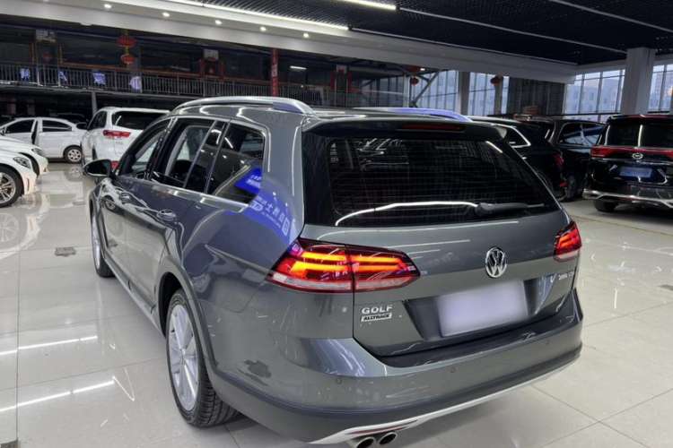 Used Volkswagen Golf 2019 1.8TSI Travel Edition Exterior 3