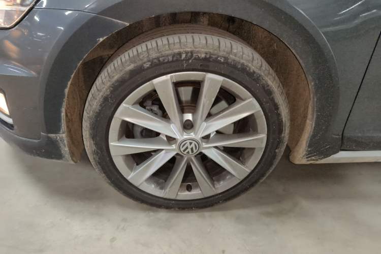 Used Volkswagen Golf 2019 1.8TSI Travel Edition Exterior 4