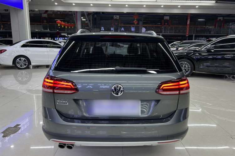 Used Volkswagen Golf 2019 1.8TSI Travel Edition Exterior 4