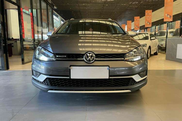 Used Volkswagen Golf 2019 1.8TSI Travel Edition Exterior 5