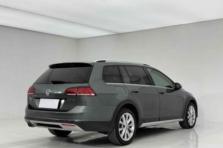 Used Volkswagen Golf 2019 1.8TSI Travel Edition Exterior 6