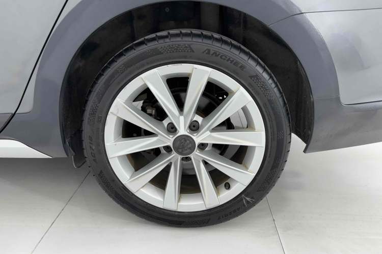 Used Volkswagen Golf 2019 1.8TSI Travel Edition Exterior 8