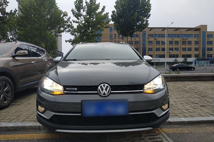 Used Volkswagen Golf 2019 1.8TSI Travel Edition Front