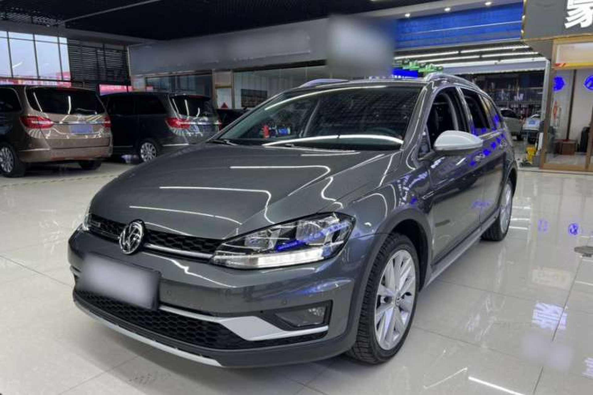 Used Volkswagen Golf 2019 1.8TSI Travel Edition Front Left 45 Deg
