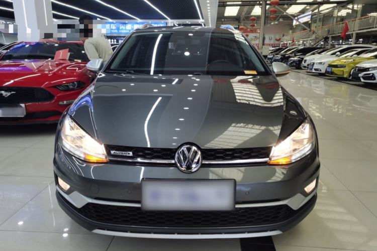 Used Volkswagen Golf 2019 1.8TSI Travel Edition Front