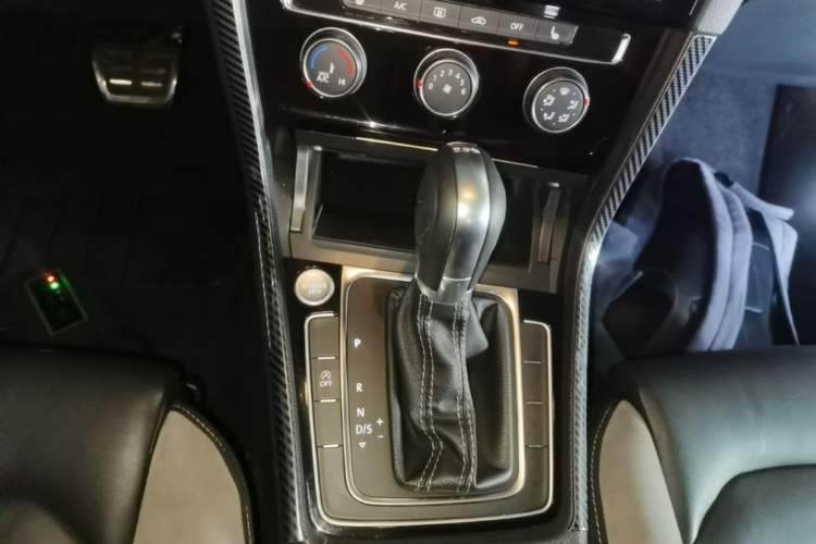 Used Volkswagen Golf 2019 280TSI DSG R-Line Model China V Standard Gear Lever