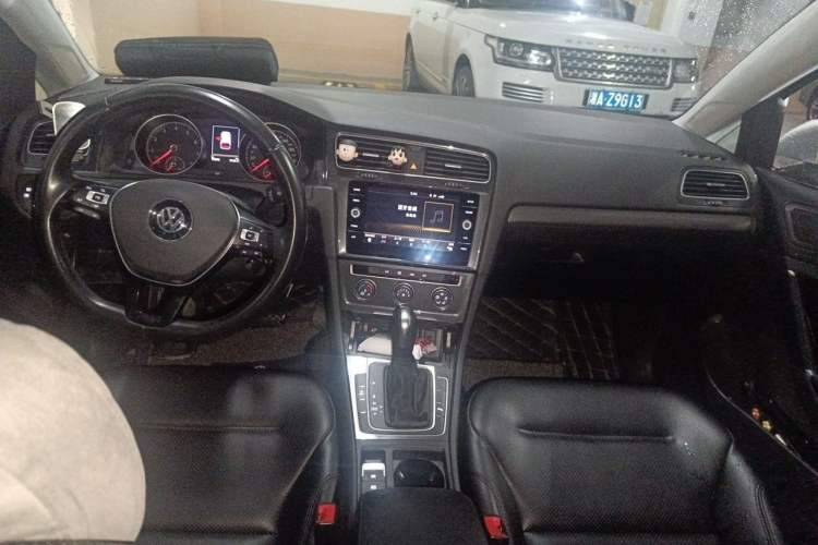 Used Volkswagen Golf 2019 1.8TSI Travel Edition Headliner