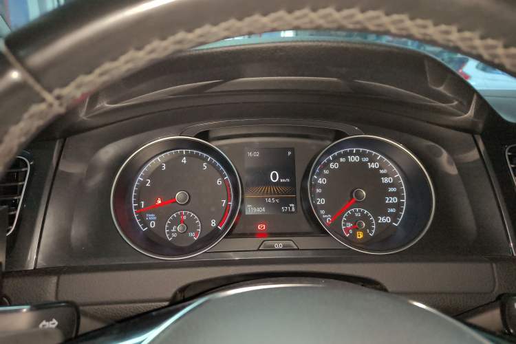 Used Volkswagen Golf 2019 1.8TSI Travel Edition Instrument Cluster