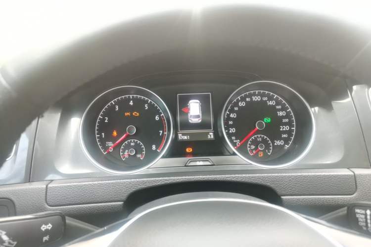 Used Volkswagen Golf 2019 1.8TSI Travel Edition Instrument Cluster