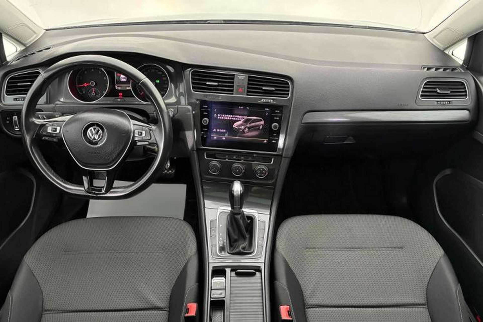 Used Volkswagen Golf 2019 1.8TSI Travel Edition Interior 1