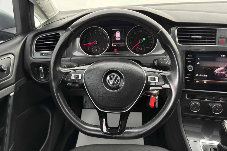 Used Volkswagen Golf 2019 1.8TSI Travel Edition Interior 2