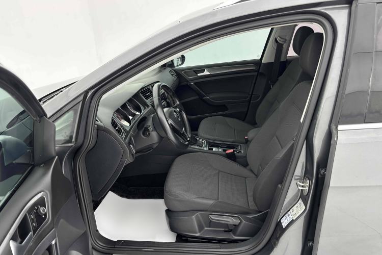 Used Volkswagen Golf 2019 1.8TSI Travel Edition Interior 3