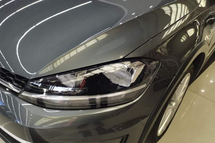 Used Volkswagen Golf 2019 1.8TSI Travel Edition Left Front Headlight