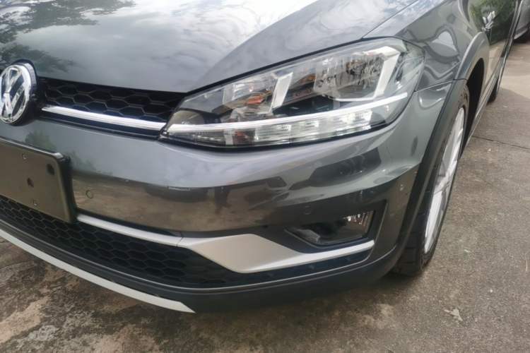 Used Volkswagen Golf 2019 1.8TSI Travel Edition Left Front Headlight