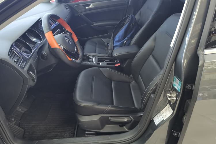 Used Volkswagen Golf 2019 1.8TSI Travel Edition Left Front Seat