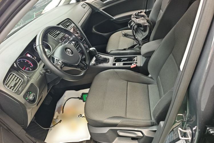 Used Volkswagen Golf 2019 1.8TSI Travel Edition Left Front Seat