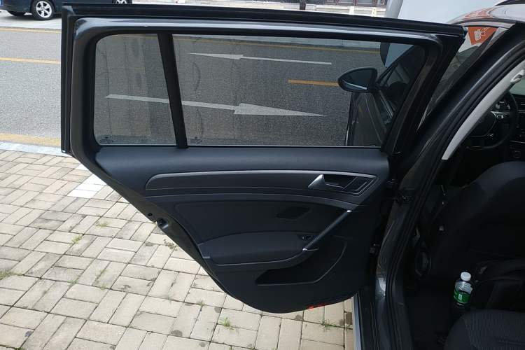 Used Volkswagen Golf 2019 1.8TSI Travel Edition Left Rear Door Interior