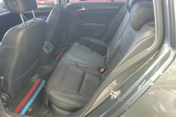 Used Volkswagen Golf 2019 1.8TSI Travel Edition Left Rear Seat