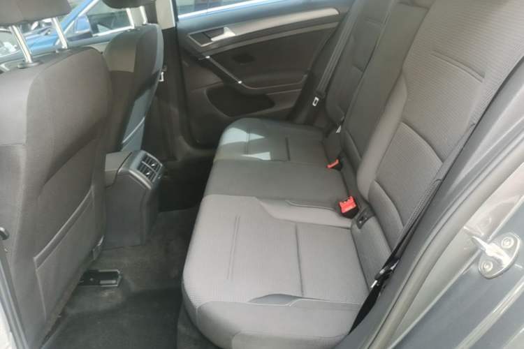 Used Volkswagen Golf 2019 1.8TSI Travel Edition Left Rear Seat
