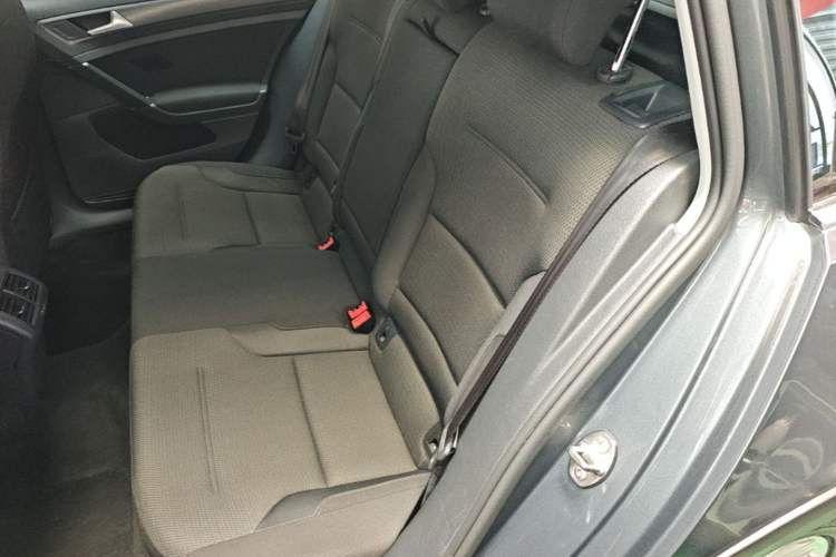 Used Volkswagen Golf 2019 1.8TSI Travel Edition Left Rear Seat
