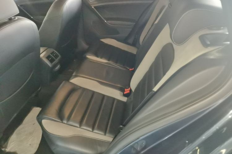 Used Volkswagen Golf 2019 280TSI DSG R-Line Model China V Standard Left Rear Seat