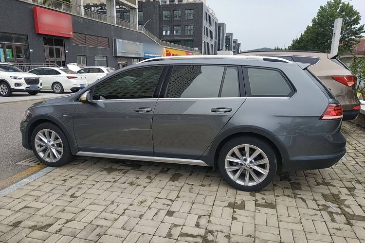 Used Volkswagen Golf 2019 1.8TSI Travel Edition Left Side