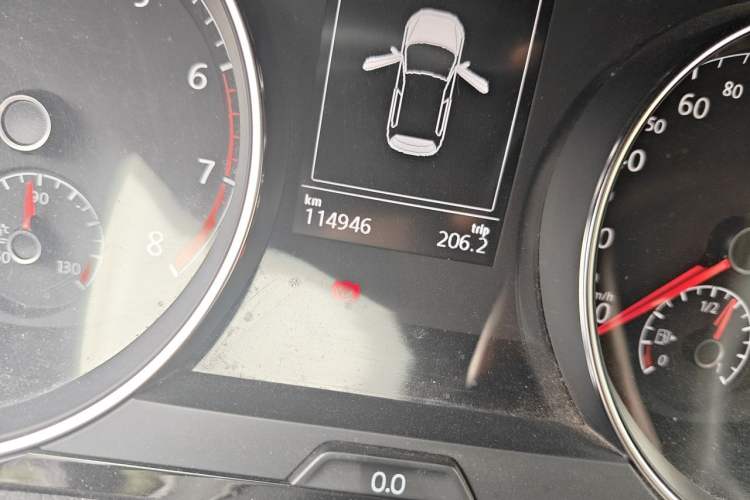 Used Volkswagen Golf 2019 280TSI DSG R-Line Model China V Standard Odometer Close Up