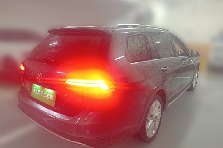 Used Volkswagen Golf 2019 1.8TSI Travel Edition Rear Right 45 Deg