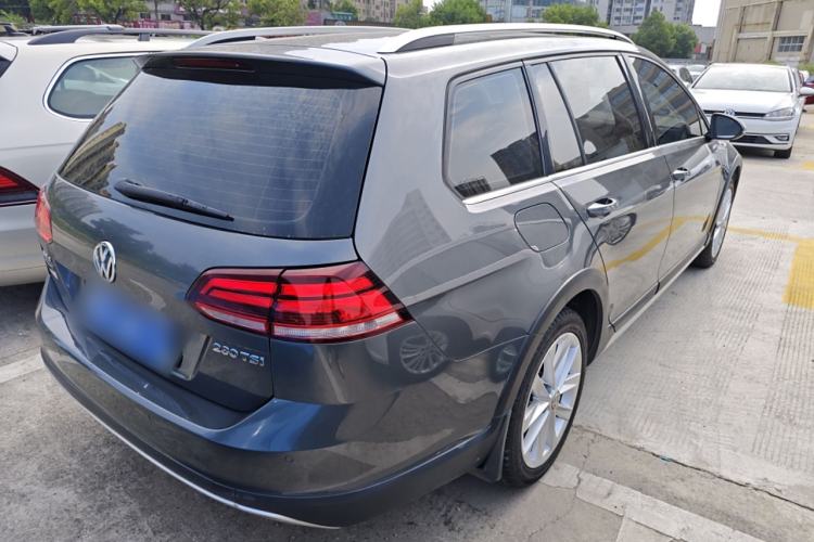 Used Volkswagen Golf 2019 1.8TSI Travel Edition Rear Right 45 Deg
