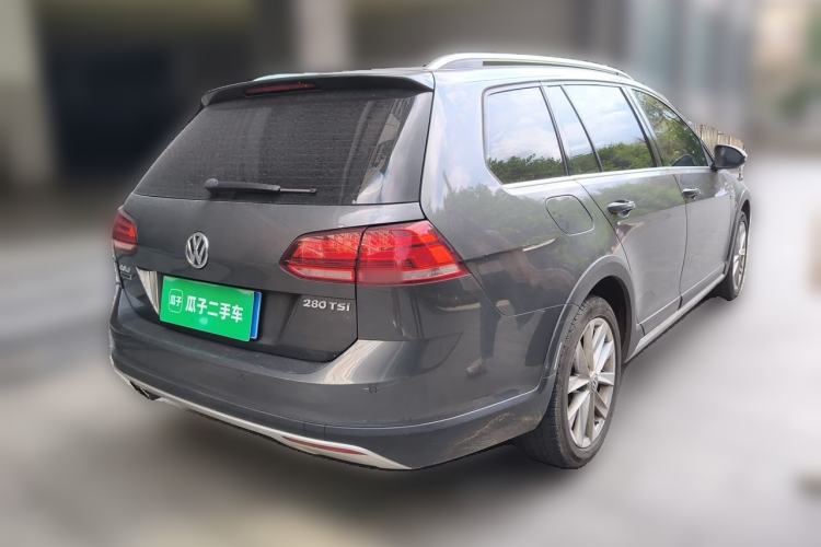 Used Volkswagen Golf 2019 1.8TSI Travel Edition Rear Right 45 Deg
