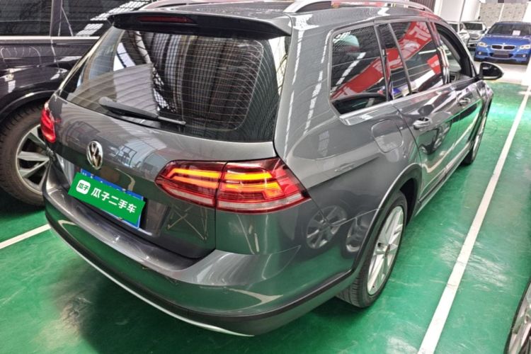 Used Volkswagen Golf 2019 1.8TSI Travel Edition Rear Right 45 Deg