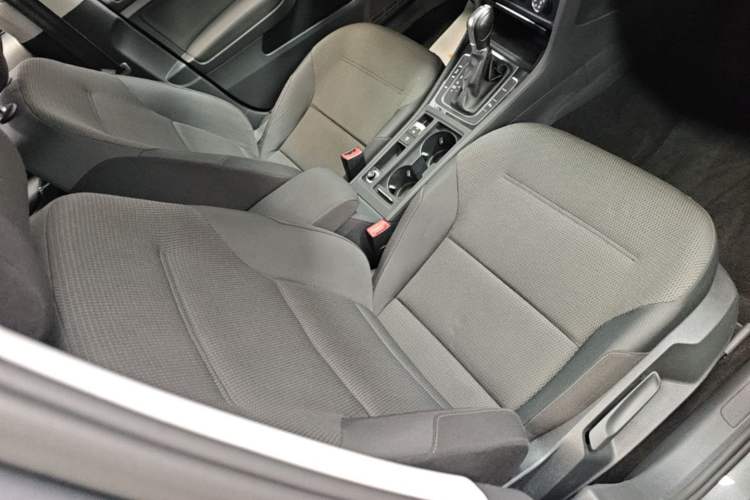 Used Volkswagen Golf 2019 1.8TSI Travel Edition Right Front Seat