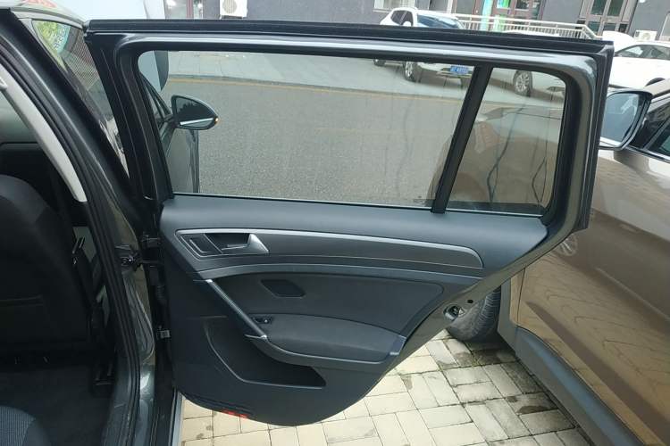 Used Volkswagen Golf 2019 1.8TSI Travel Edition Right Rear Door Interior