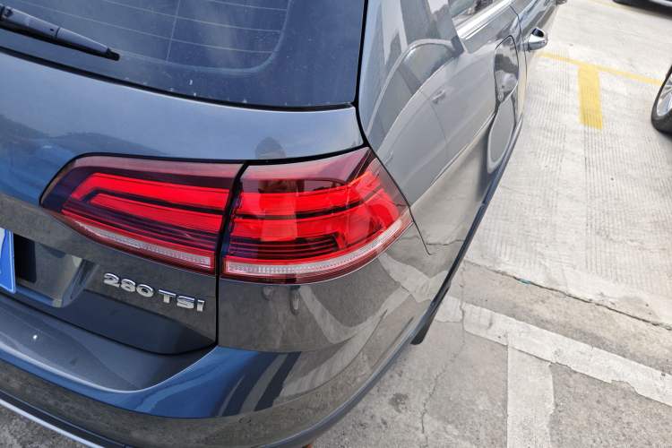 Used Volkswagen Golf 2019 1.8TSI Travel Edition Right Rear Taillight