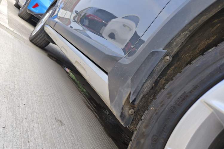 Used Volkswagen Golf 2019 1.8TSI Travel Edition Right Side Sill
