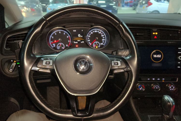 Used Volkswagen Golf 2019 1.8TSI Travel Edition Steering Wheel