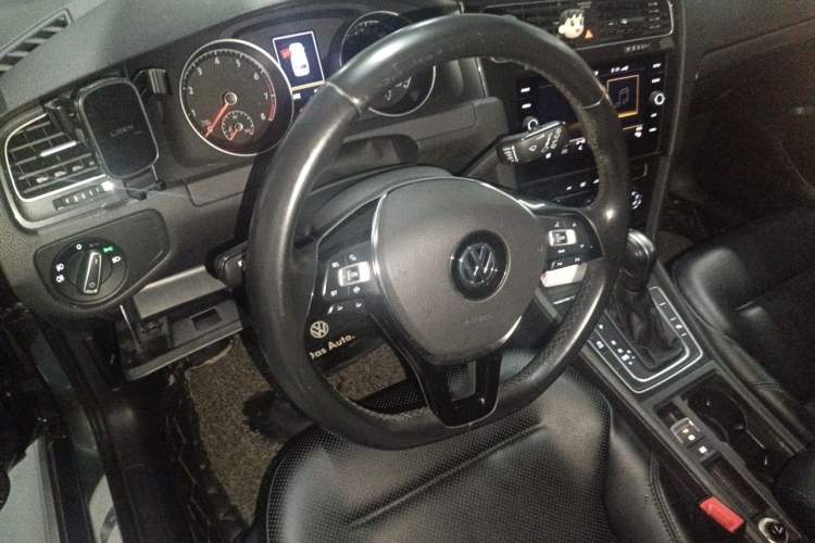Used Volkswagen Golf 2019 1.8TSI Travel Edition Steering Wheel
