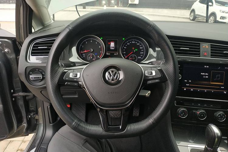 Used Volkswagen Golf 2019 1.8TSI Travel Edition Steering Wheel