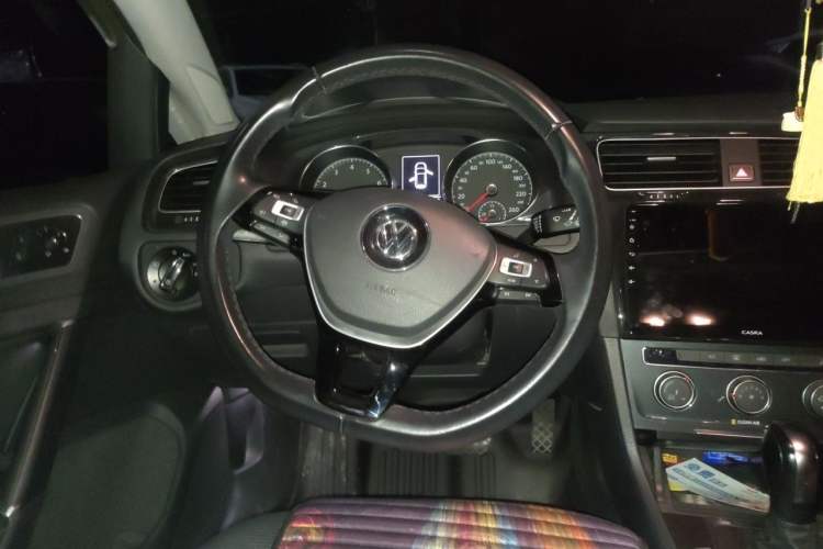 Used Volkswagen Golf 2019 1.6L Automatic Comfort Model China V Standard Steering Wheel