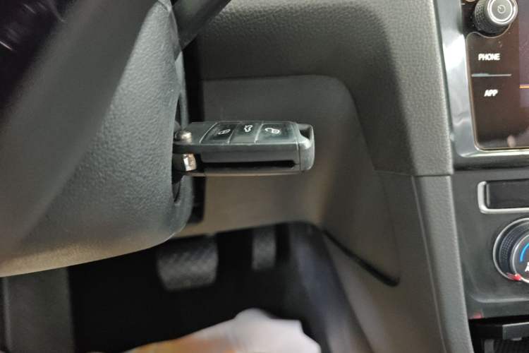 Used Volkswagen Golf 2019 1.8TSI Travel Edition Vehicle Key