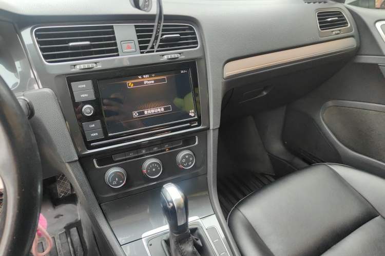 Used Volkswagen Golf 2019 200TSI DSG Comfort & Ambition Edition China VI Standard Audio And AC Panel