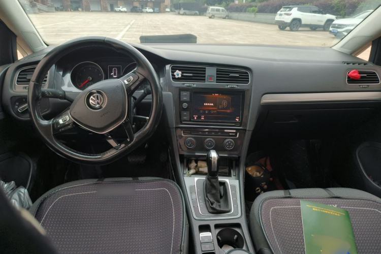 Used Volkswagen Golf 2019 280TSI DSG Comfort Version China V Standard Center Console