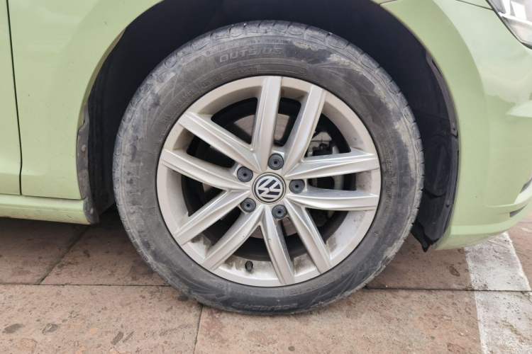 Used Volkswagen Golf 2019 280TSI DSG Comfort Version China V Standard Right Front Wheel Hub